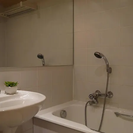 Convivial A Avec Acces Aux Pistes Et Balcon - Fr-1-355-75 *