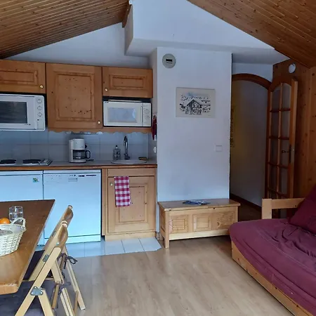 Apartment Convivial A Avec Acces Aux Pistes Et Balcon - Fr-1-355-75 Meribel